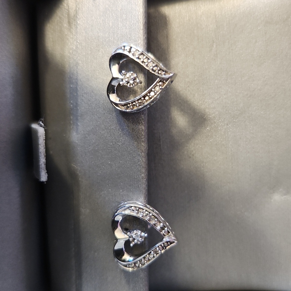 Zales Sterling Silver Diamond Heart Stud Earrings NIB